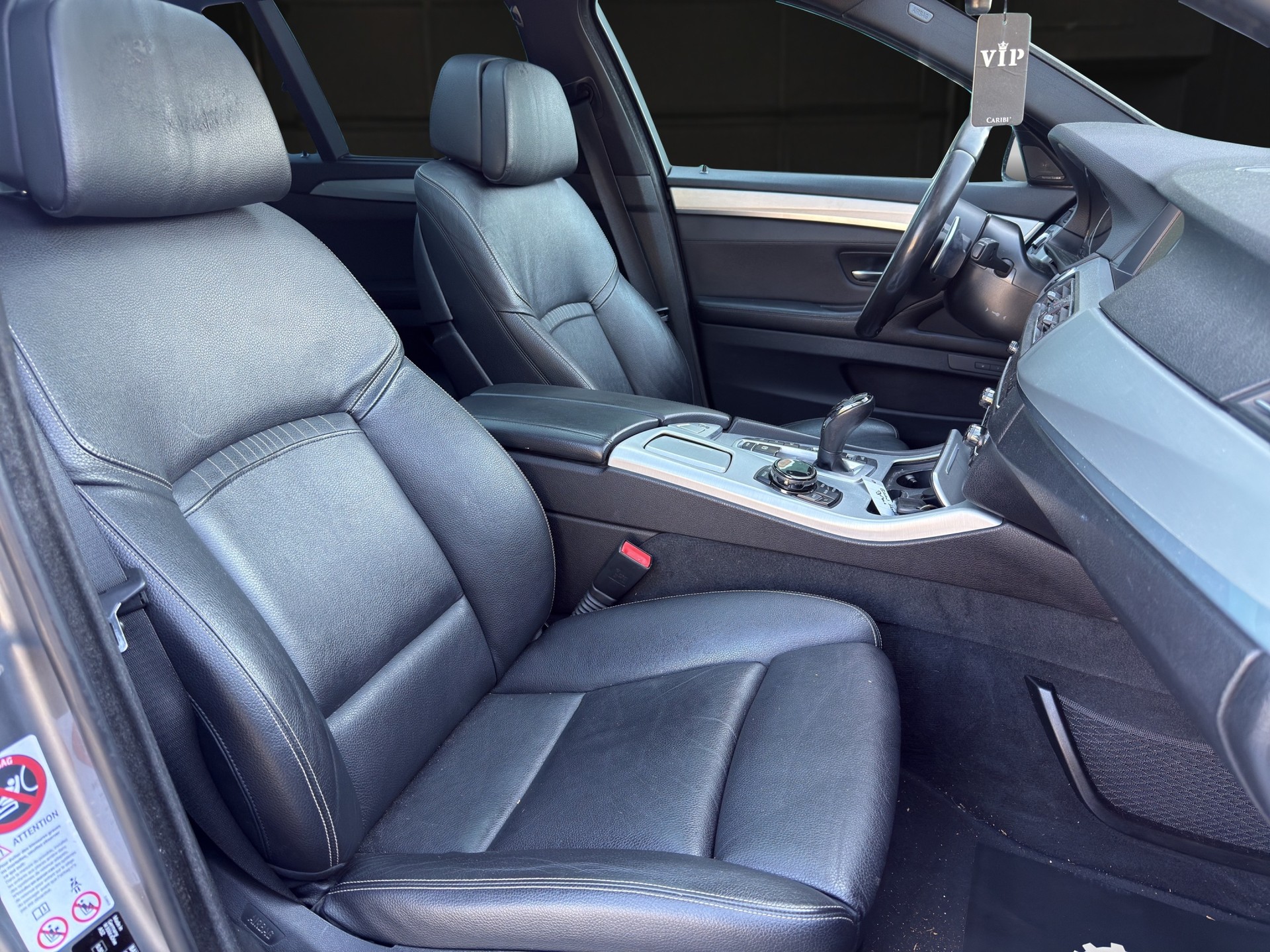 BMW M 550d xDrive Touring-image-10