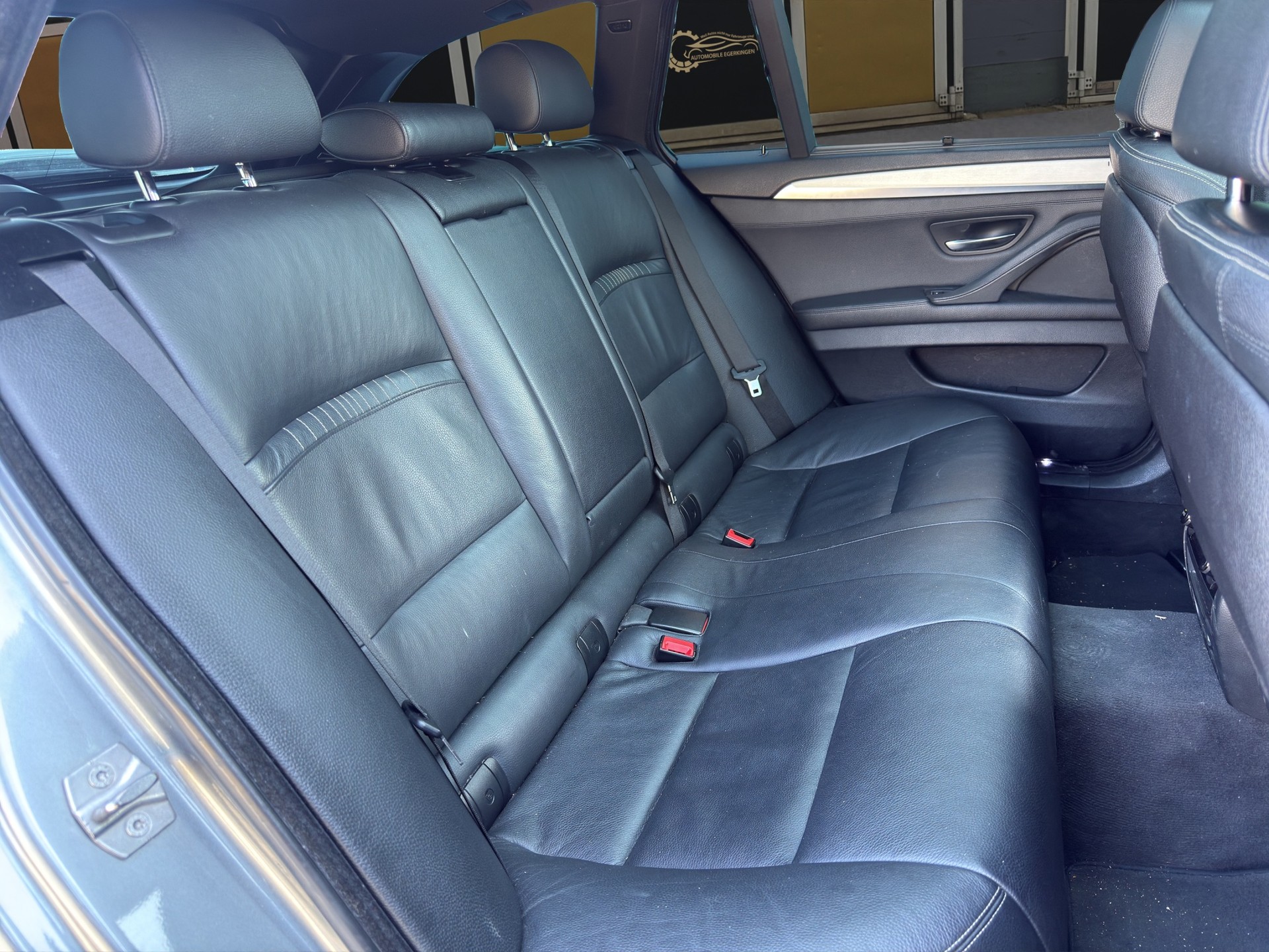 BMW M 550d xDrive Touring-image-13
