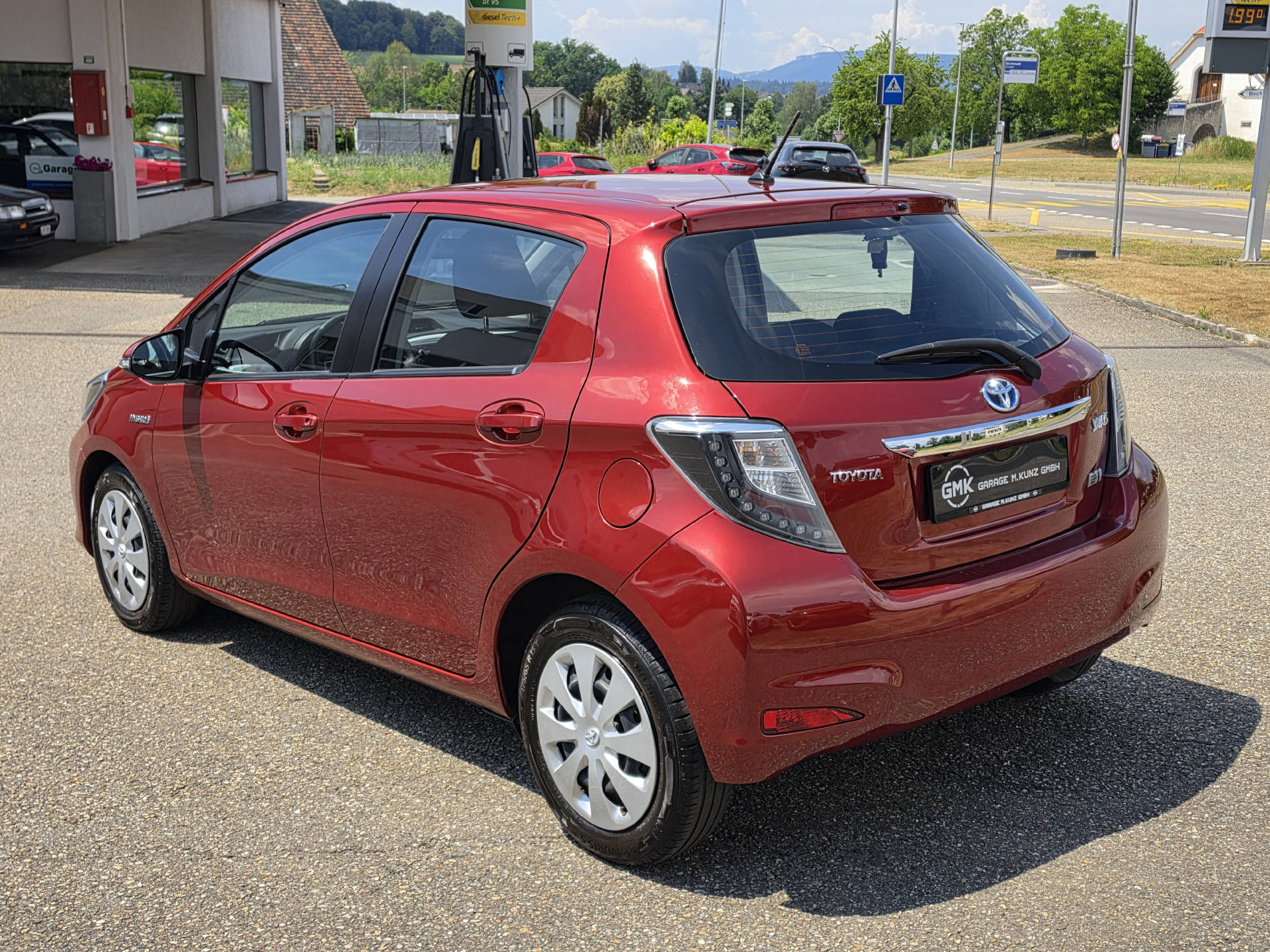 TOYOTA Yaris 1.5 VVT-i HSD Sol-image-2
