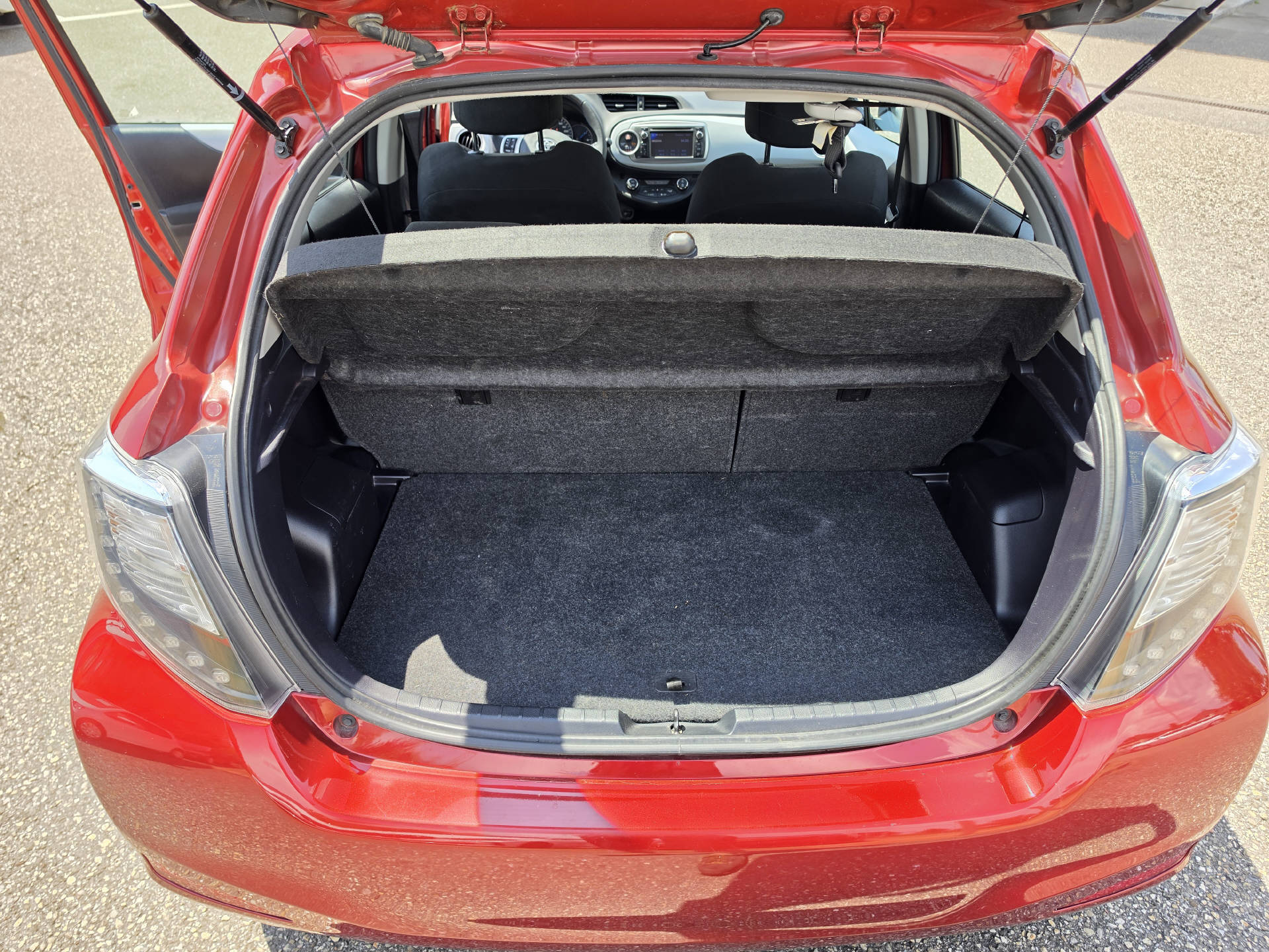 TOYOTA Yaris 1.5 VVT-i HSD Sol-image-10