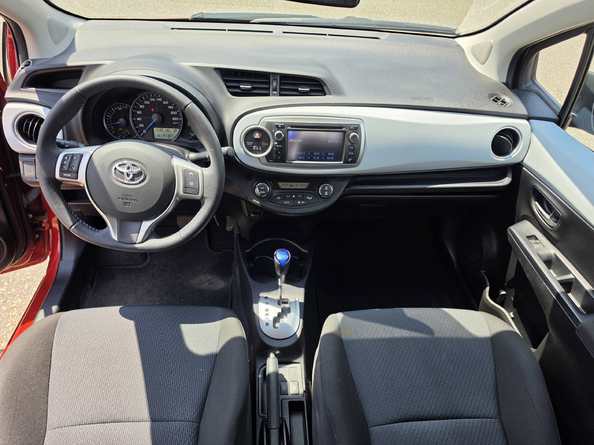 TOYOTA Yaris 1.5 VVT-i HSD Sol-image-11