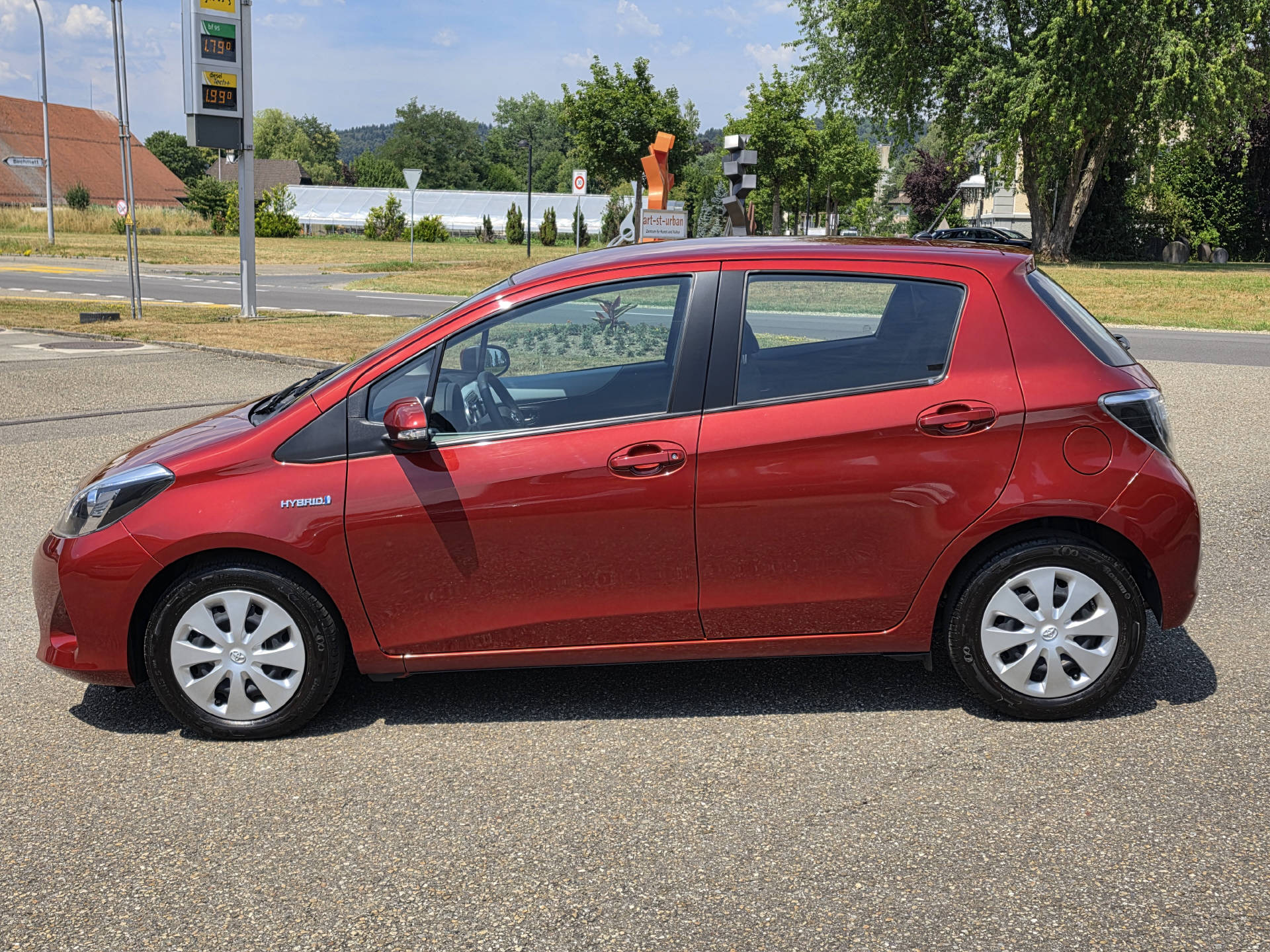TOYOTA Yaris 1.5 VVT-i HSD Sol-image-1