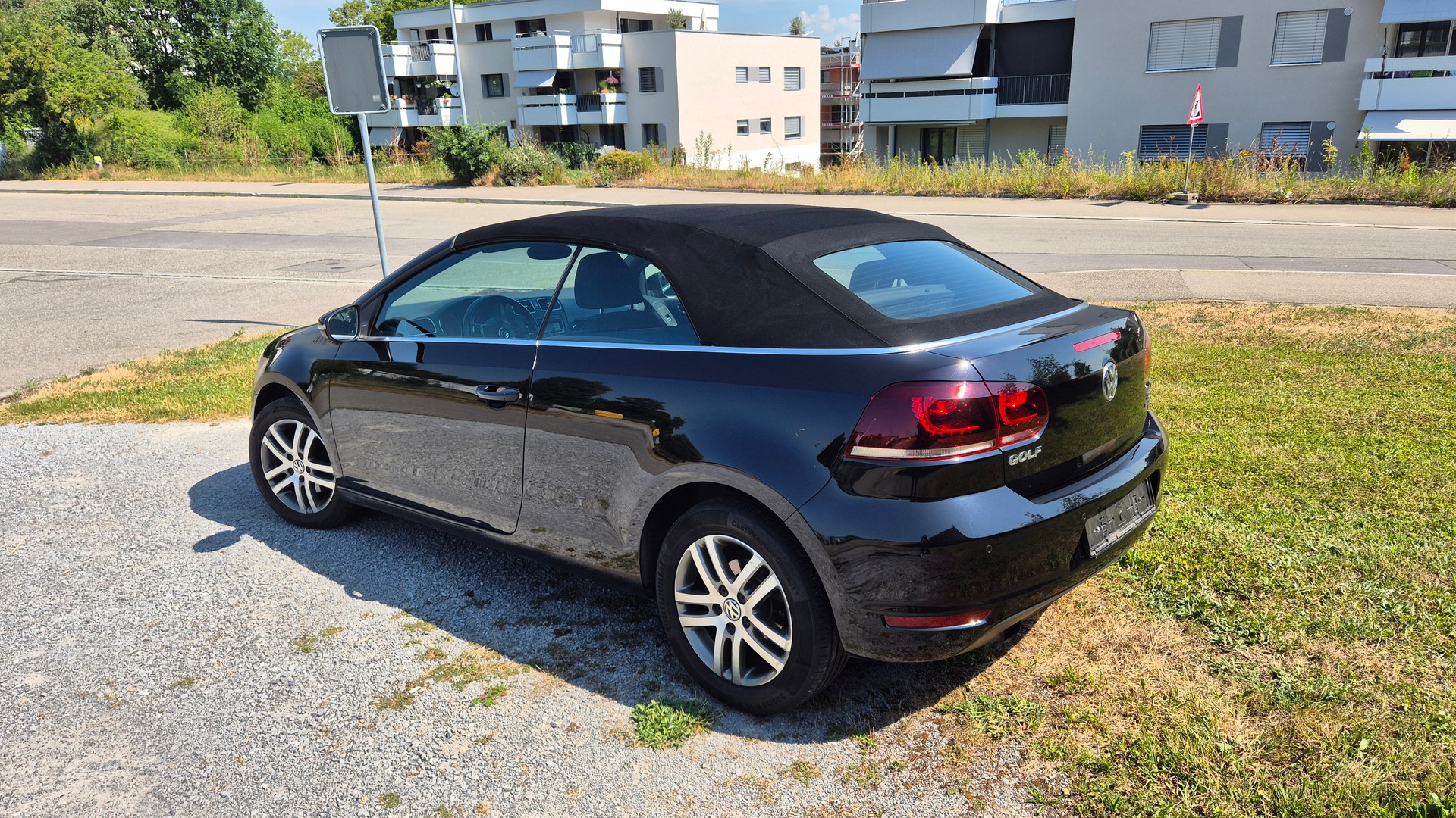 VW Golf Cabrio 1.2 TSI BlueMT-image-3
