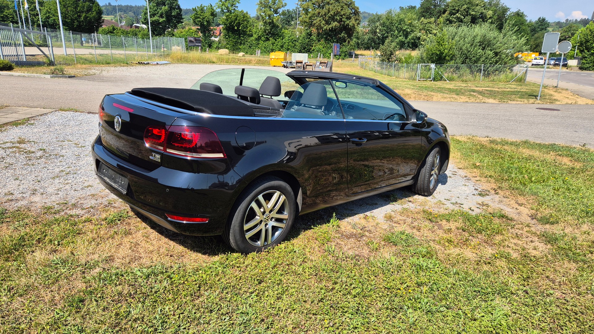 VW Golf Cabrio 1.2 TSI BlueMT-image-1