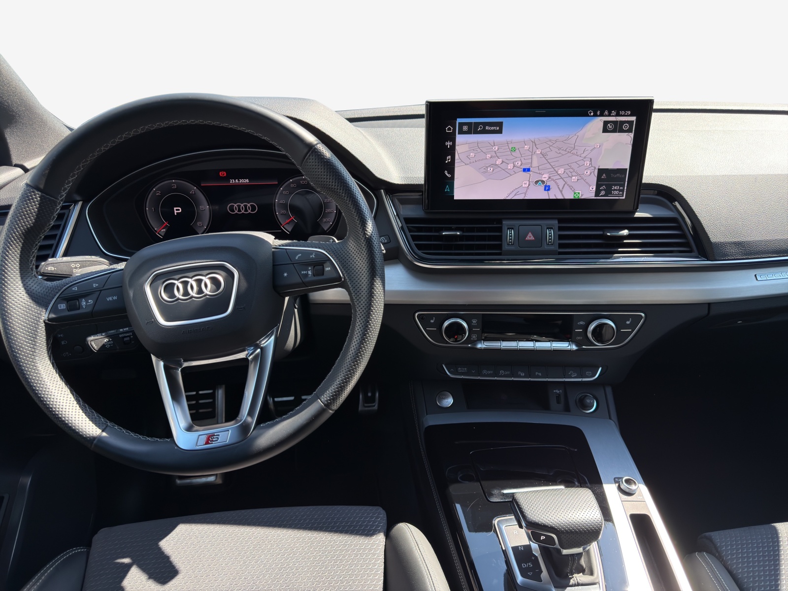 AUDI Q5 Sportback 40 TDI Blackedition quattro S-tronic-image-8