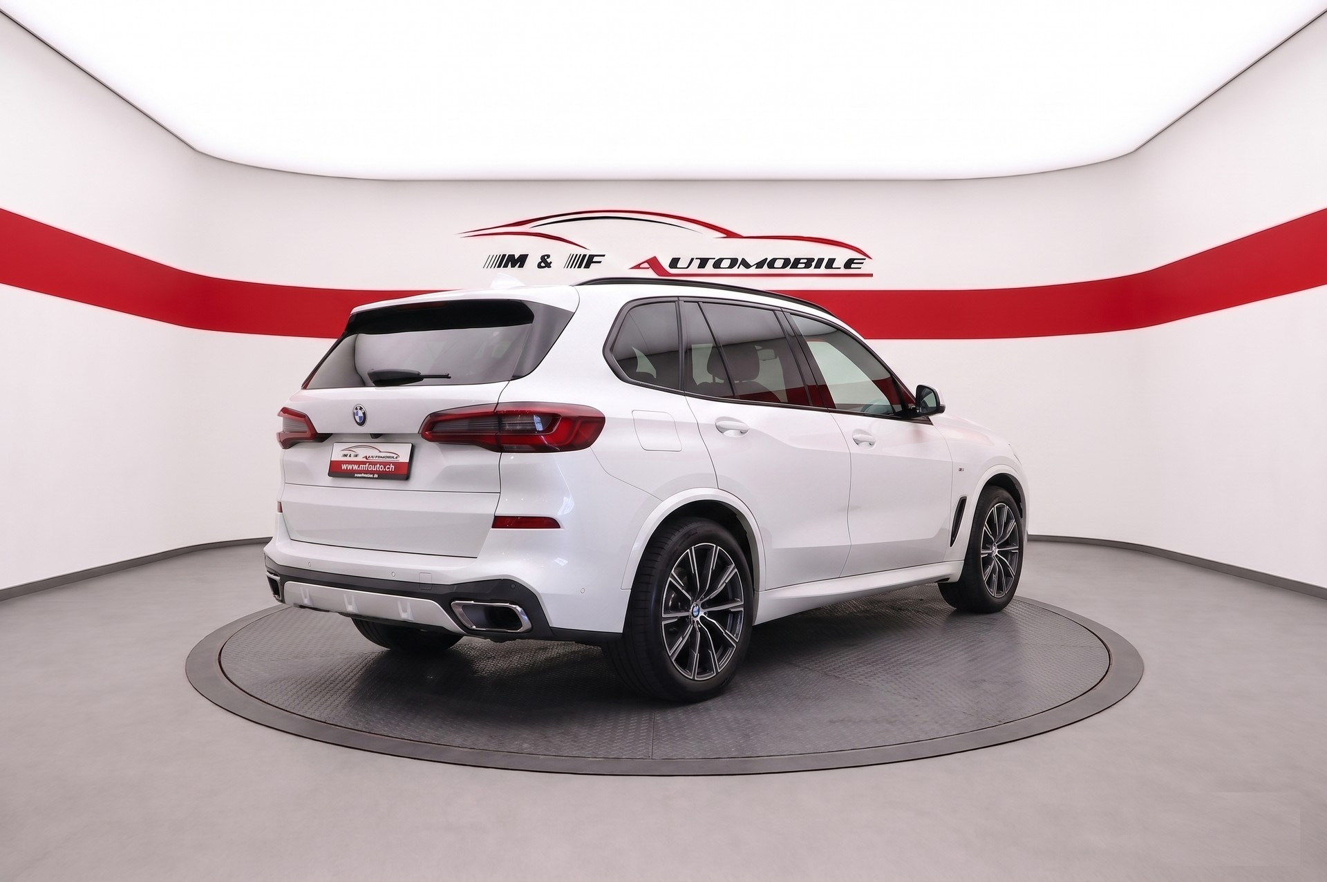 BMW X5 30d xDrive SAG M-Sport CH FAHRZEUG-image-5