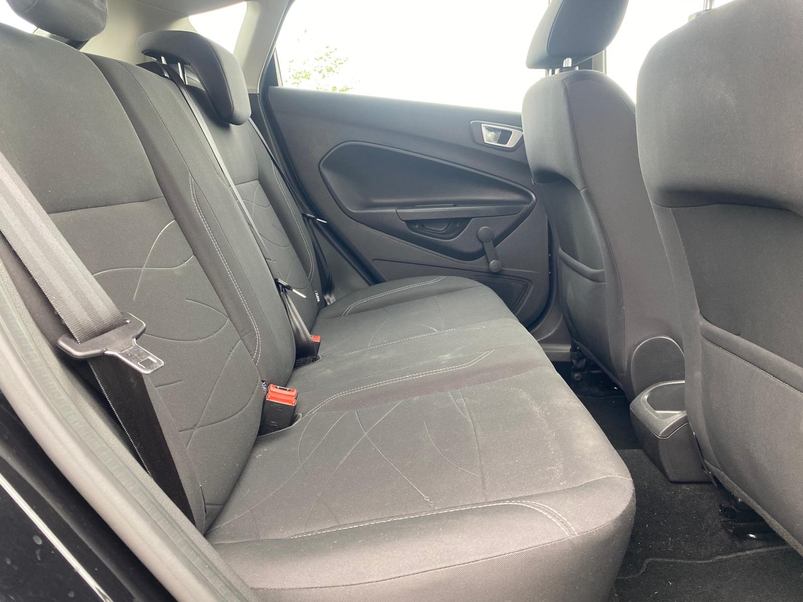 FORD Fiesta 1.0 SCTi Titanium-image-9