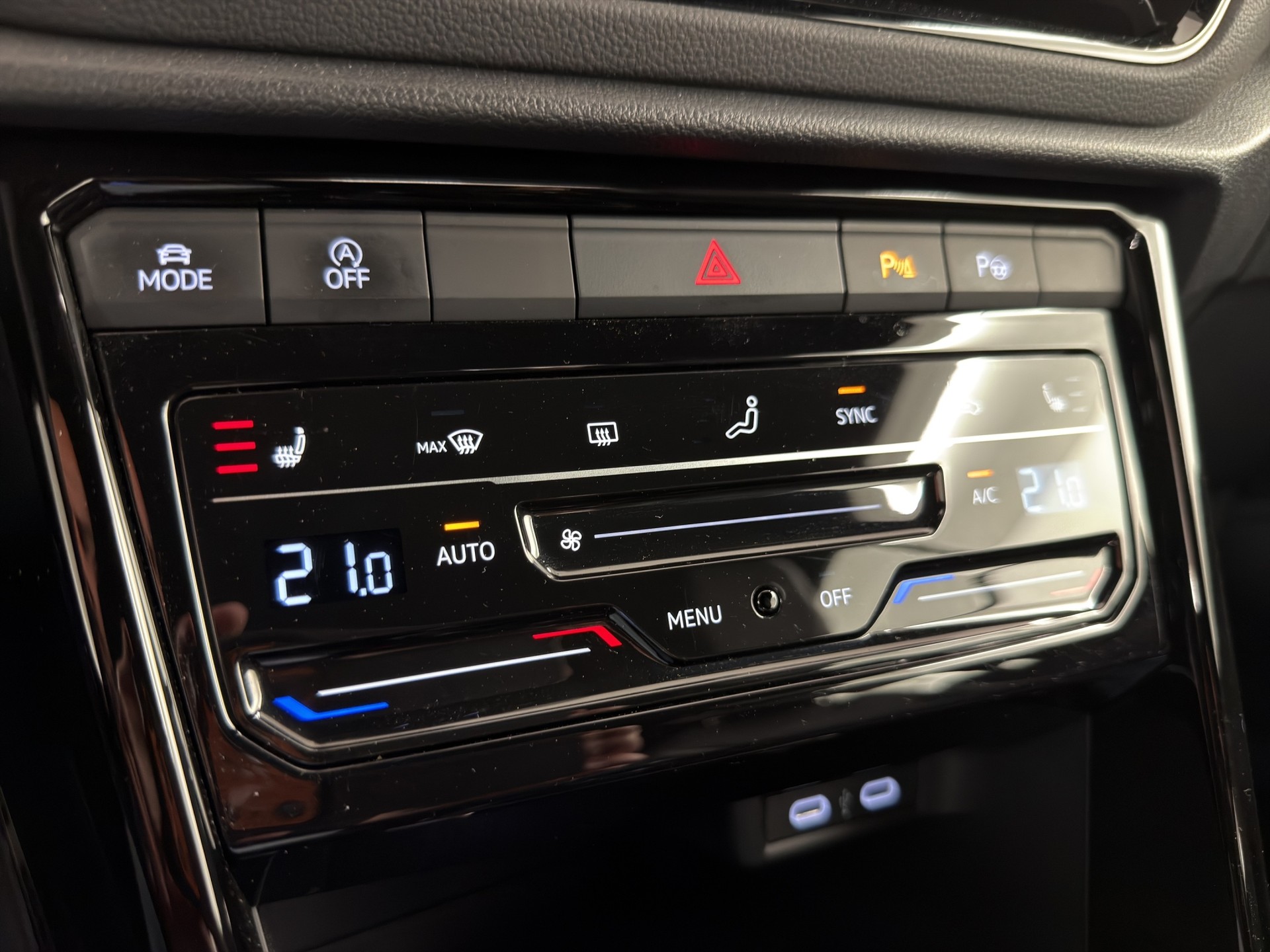 VW T-Roc Cabriolet 1.5 TSI R-Line DSG-image-13