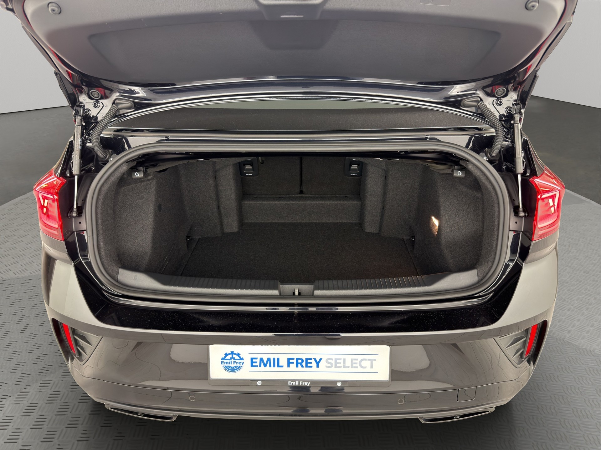 VW T-Roc Cabriolet 1.5 TSI R-Line DSG-image-8