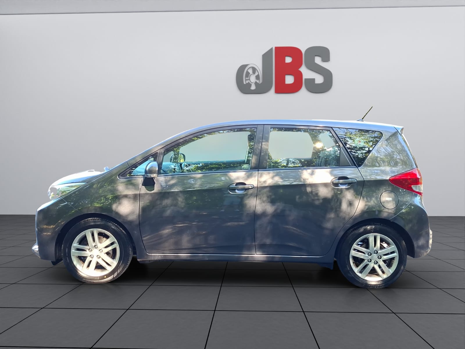 SUBARU Trezia 1.4D Swiss Automatic-image-3