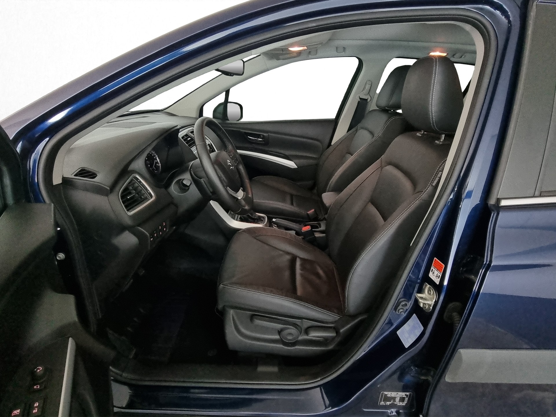 SUZUKI SX4 S-Cross 1.4 T Compact+ 4x4-image-5
