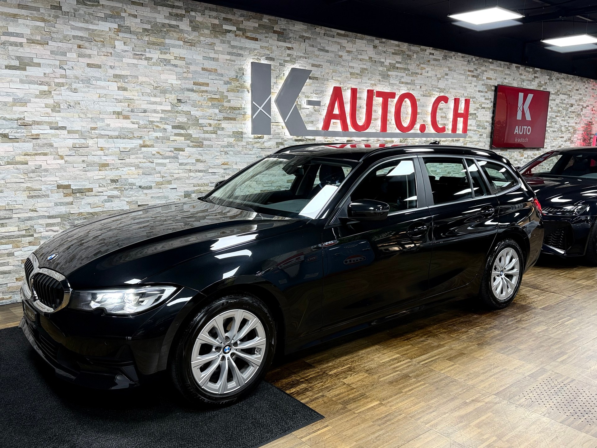 BMW 320d xDrive 48V Touring Sport Line Steptronic-image-0