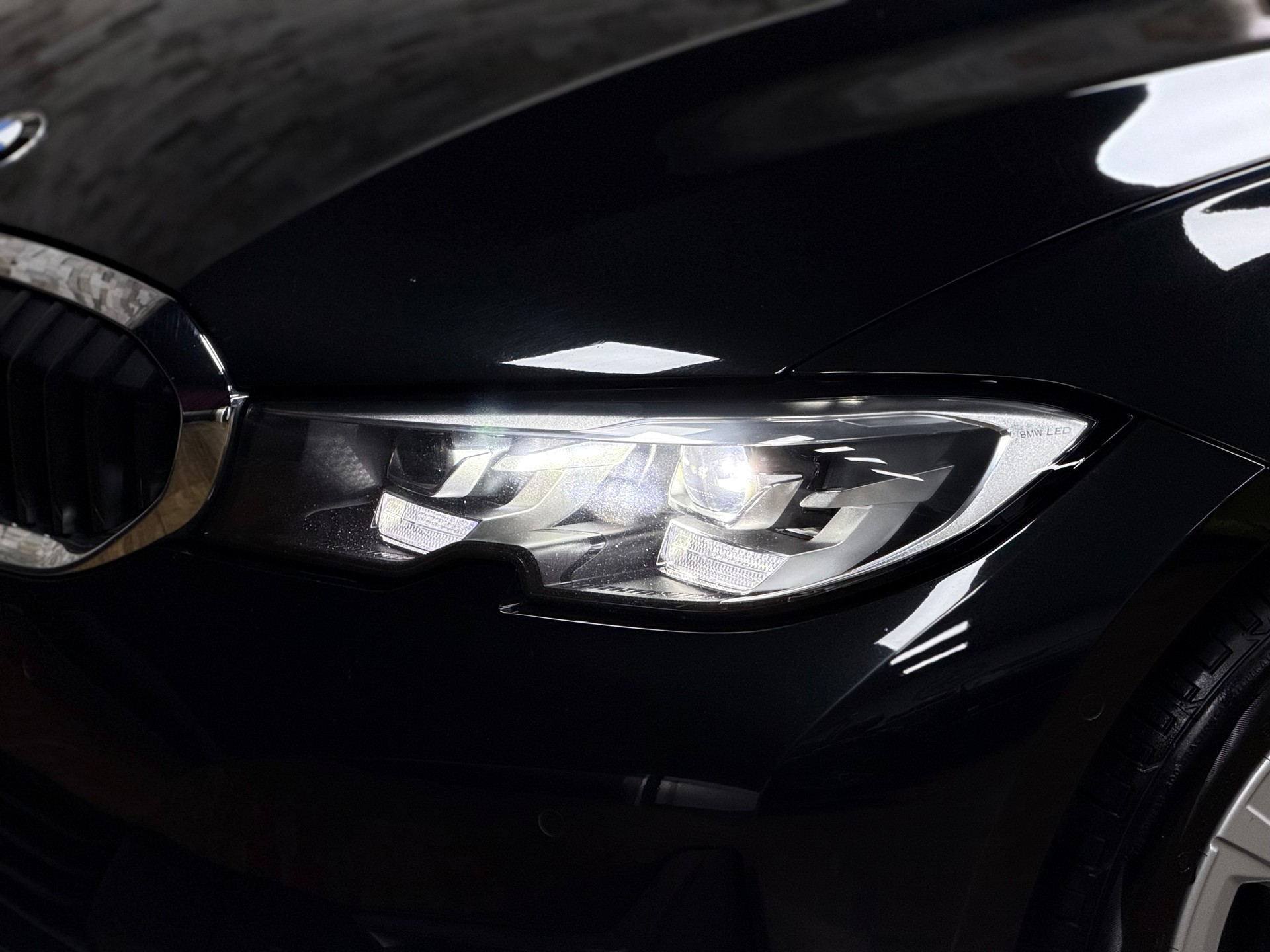 BMW 320d xDrive 48V Touring Sport Line Steptronic-image-6