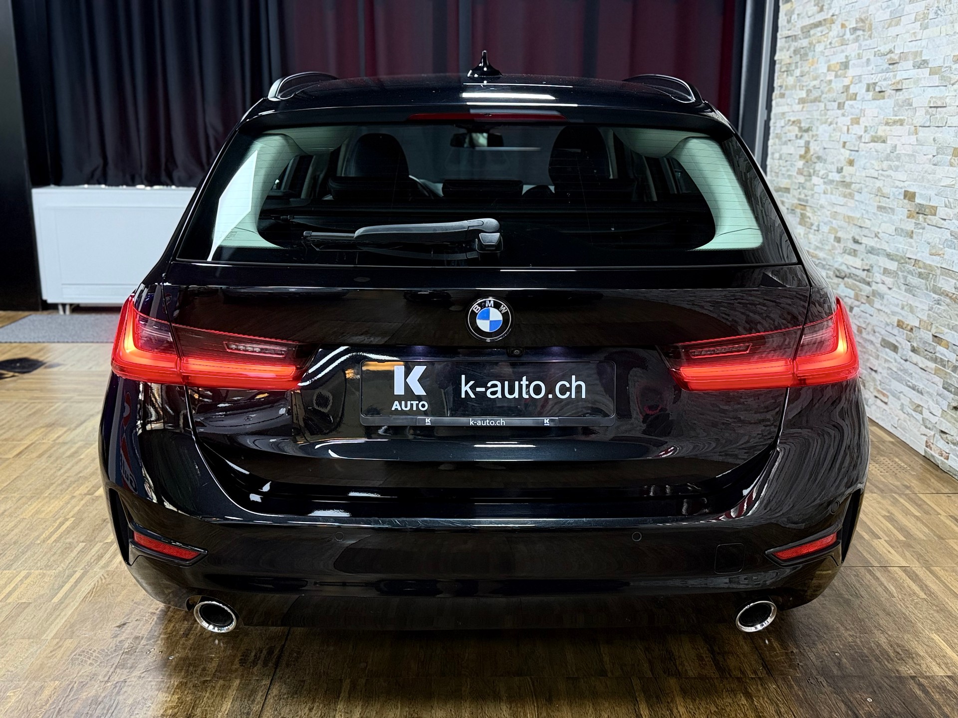 BMW 320d xDrive 48V Touring Sport Line Steptronic-image-2