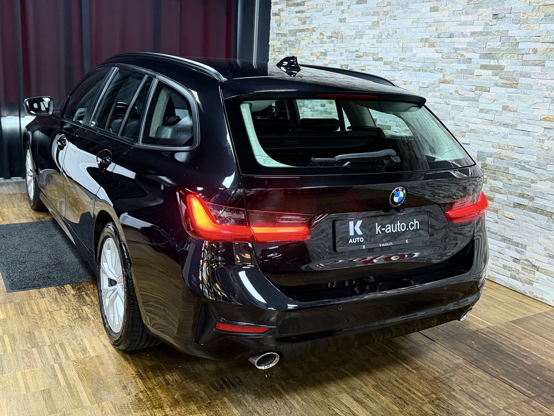 BMW 320d xDrive 48V Touring Sport Line Steptronic-image-1