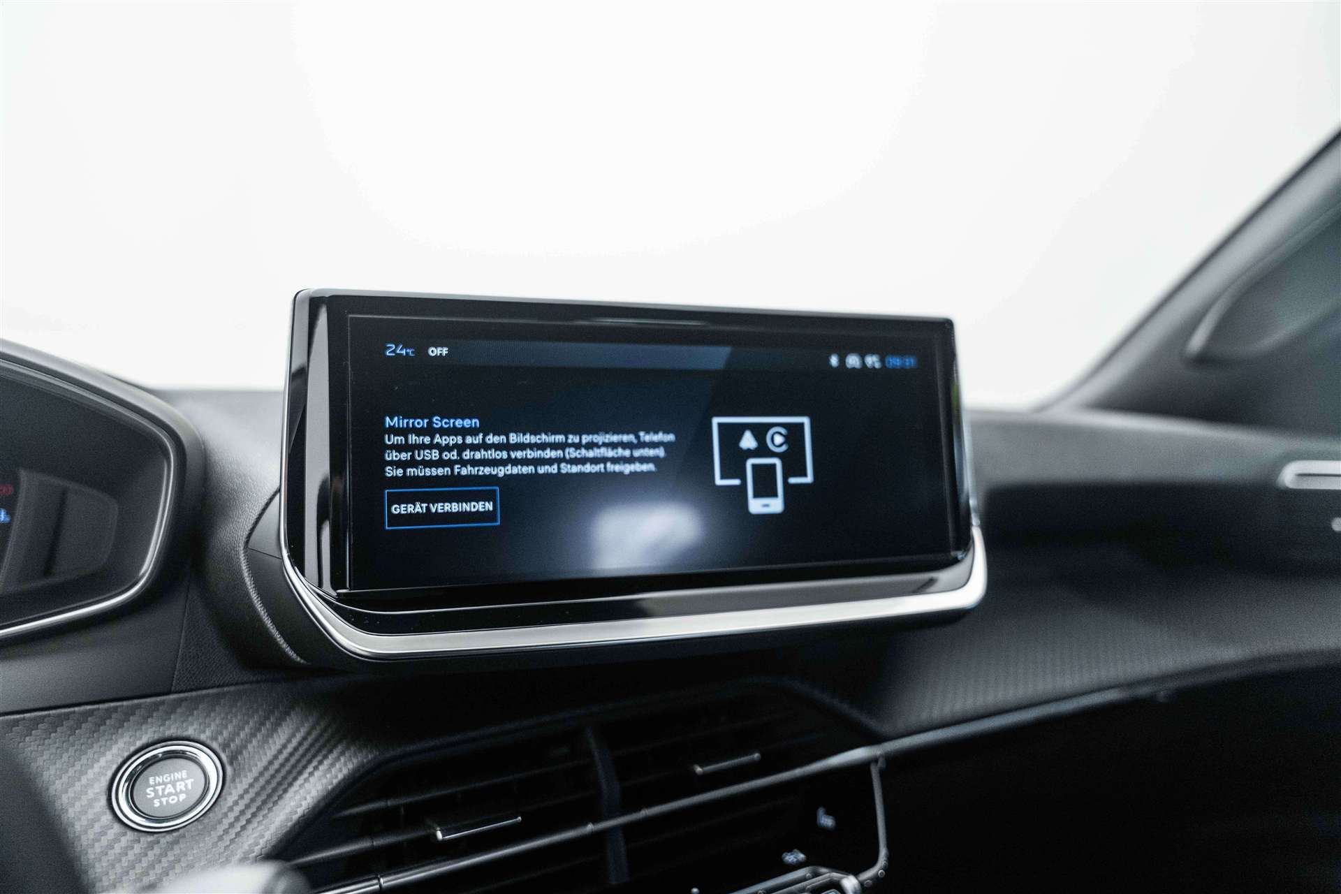 PEUGEOT 2008 1.2 145 MHEV Allure Automat-image-19
