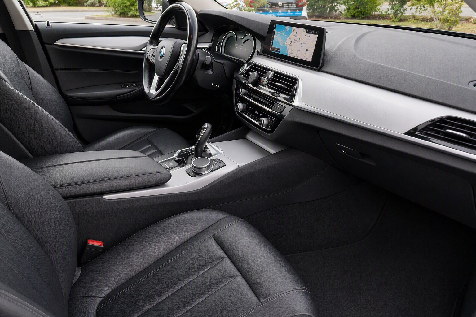 BMW 520d xDrive-image-3