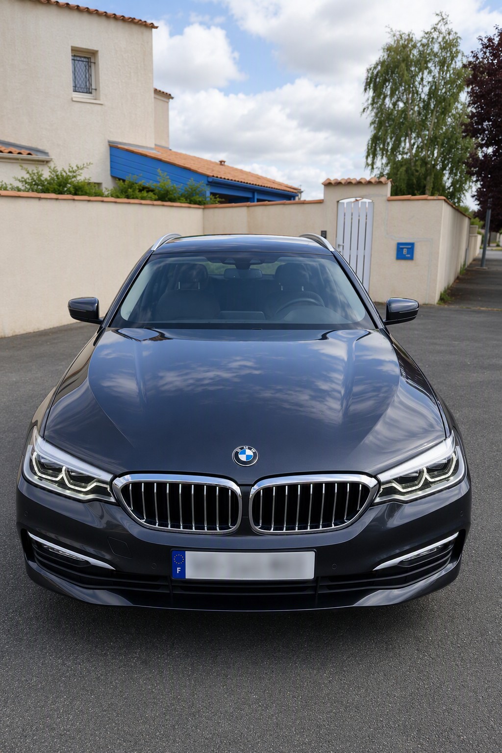 BMW 520d xDrive-image-1