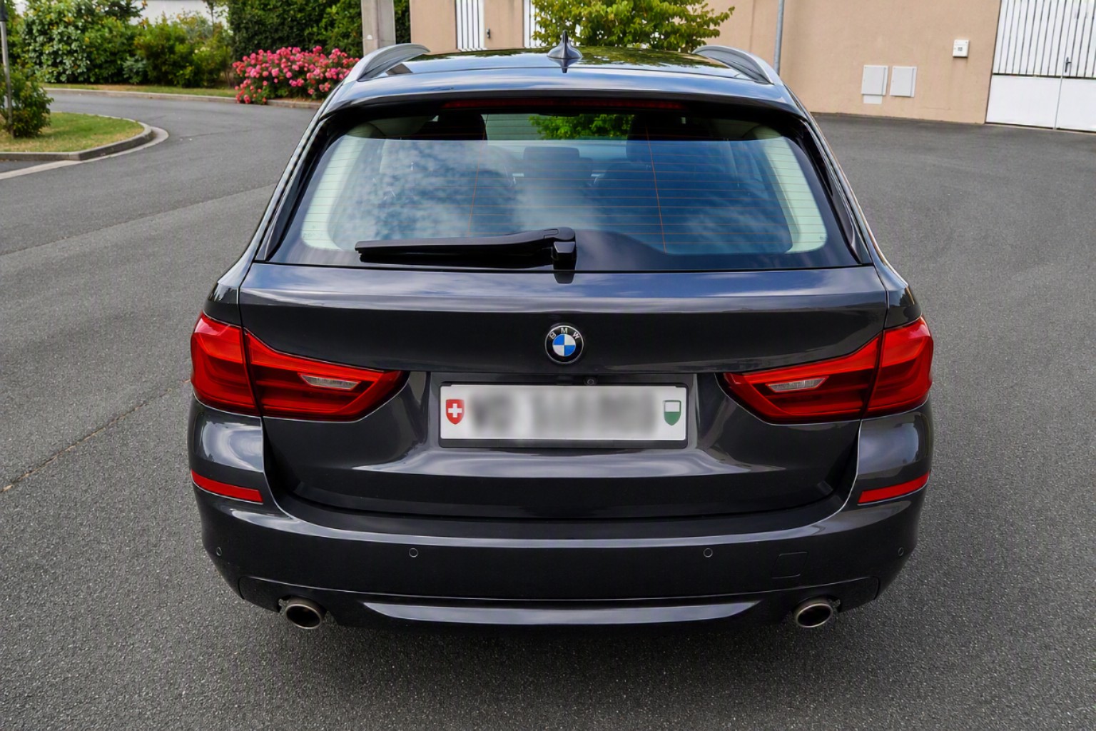 BMW 520d xDrive-image-2