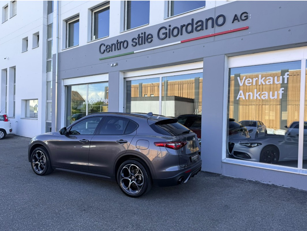 ALFA ROMEO Stelvio 2.2 JTDM Sport Q4 Automatic-image-2