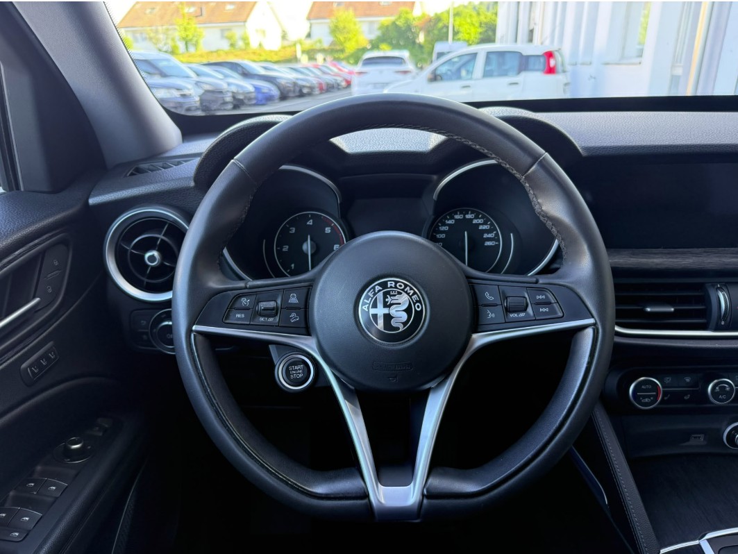 ALFA ROMEO Stelvio 2.2 JTDM Sport Q4 Automatic-image-9