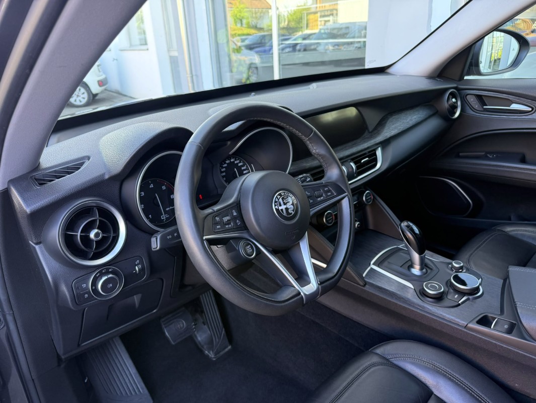 ALFA ROMEO Stelvio 2.2 JTDM Sport Q4 Automatic-image-7