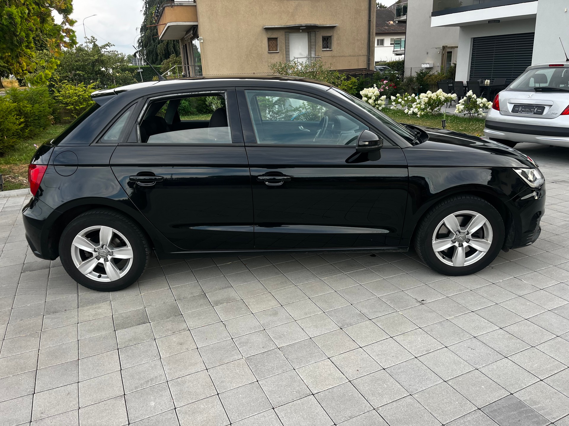 AUDI A1 Sportback 1.4 TFSI S-tronic-image-1