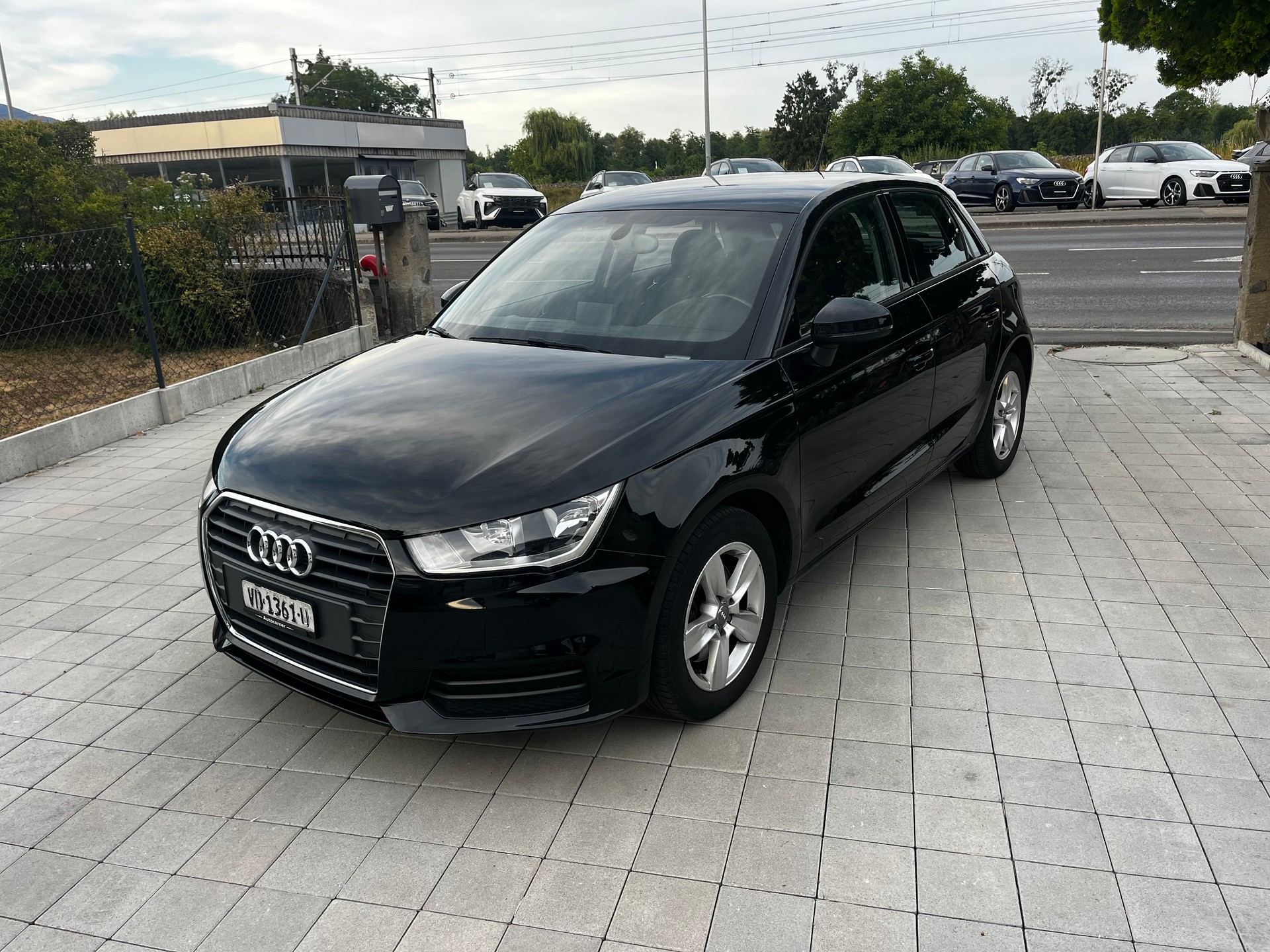 AUDI A1 Sportback 1.4 TFSI S-tronic-image-5