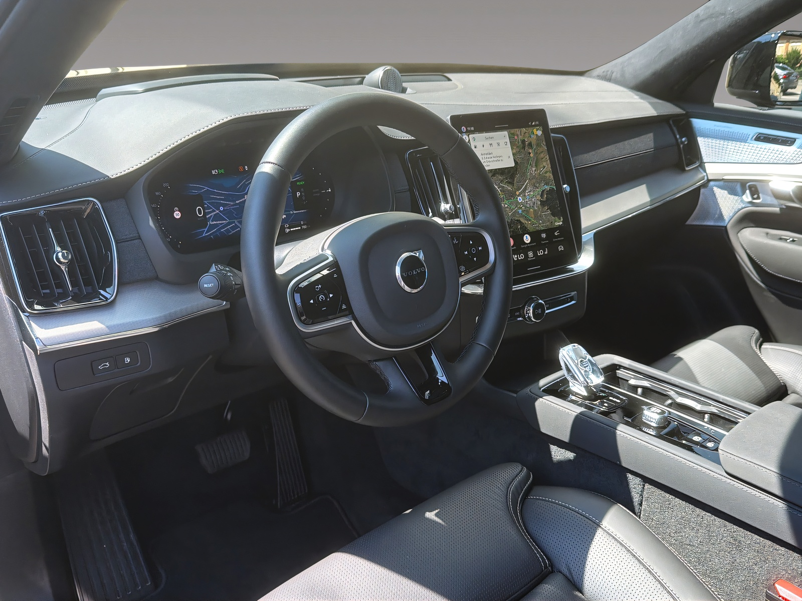 VOLVO XC90 2.0 T8 TE Black Edition eAWD-image-7
