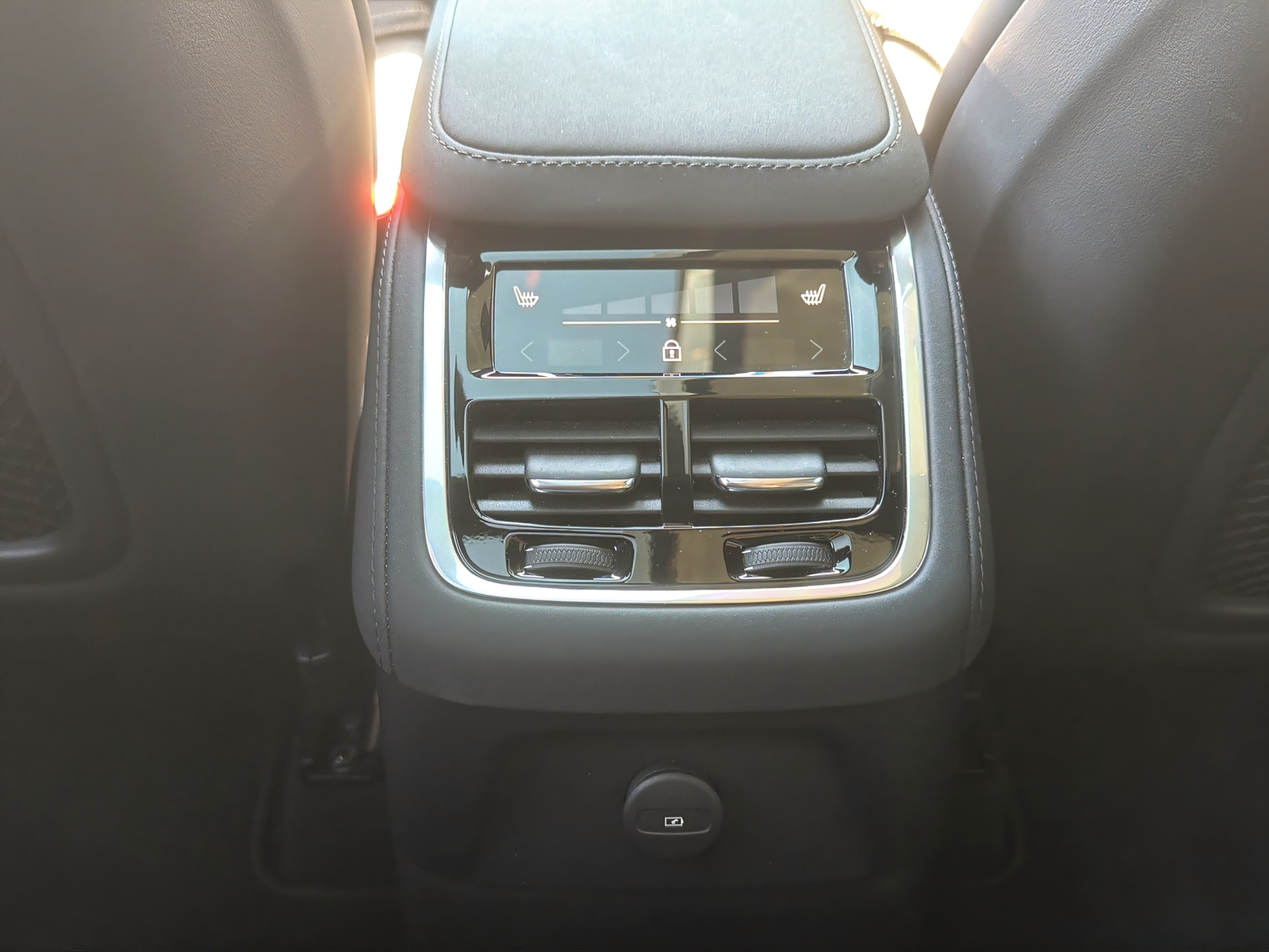 VOLVO XC90 2.0 T8 TE Black Edition eAWD-image-18
