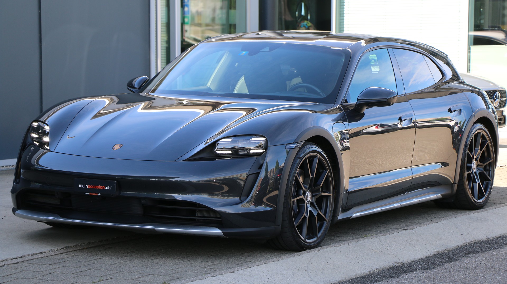 PORSCHE Taycan 4 Cross Turismo-image-1