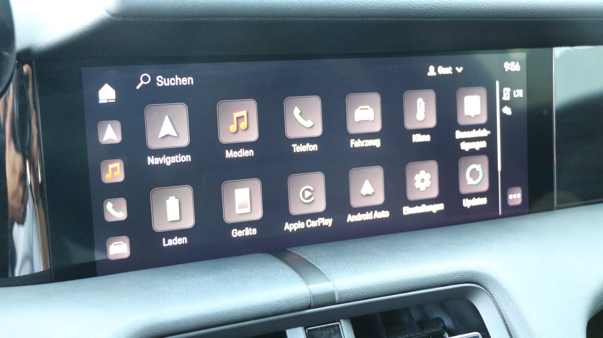 PORSCHE Taycan 4 Cross Turismo-image-18