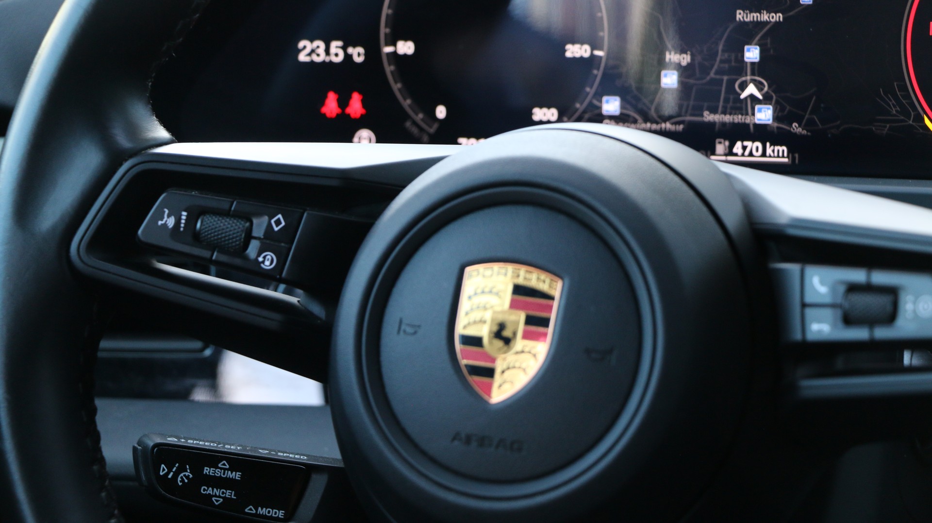 PORSCHE Taycan 4 Cross Turismo-image-14