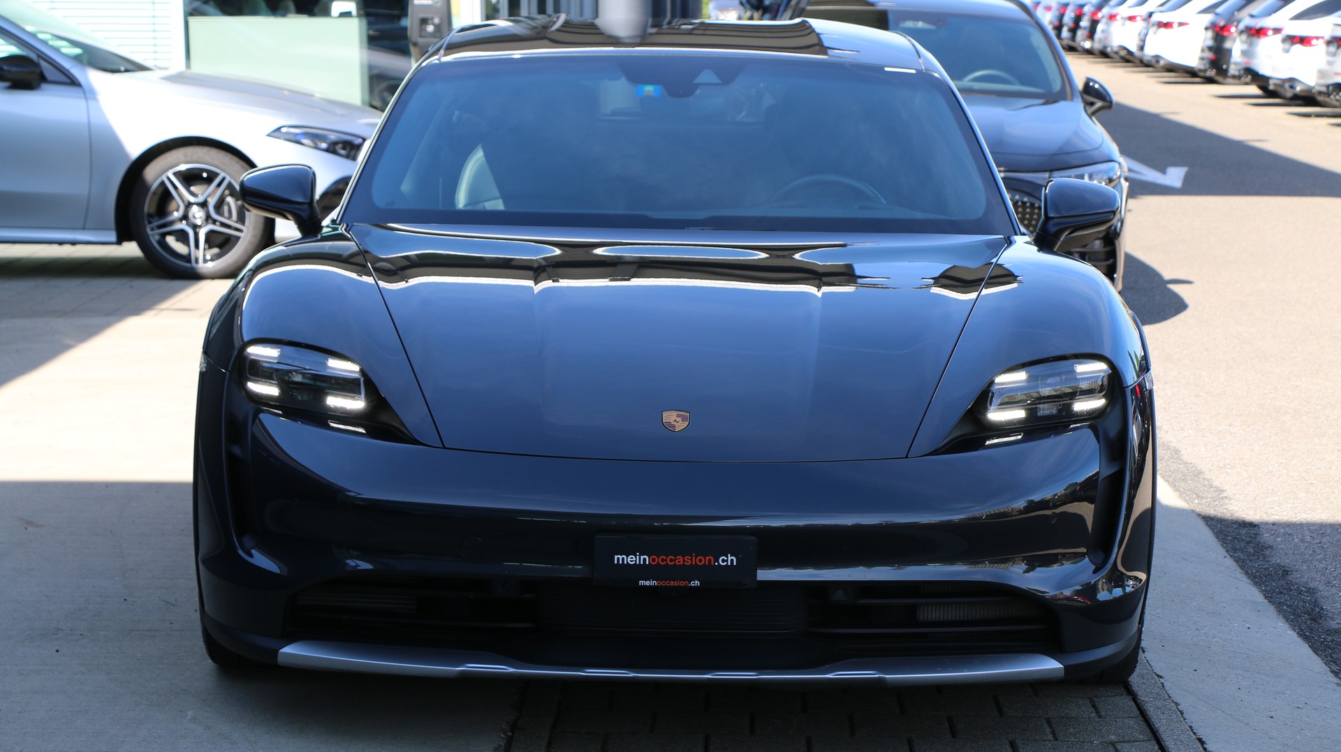 PORSCHE Taycan 4 Cross Turismo-image-22