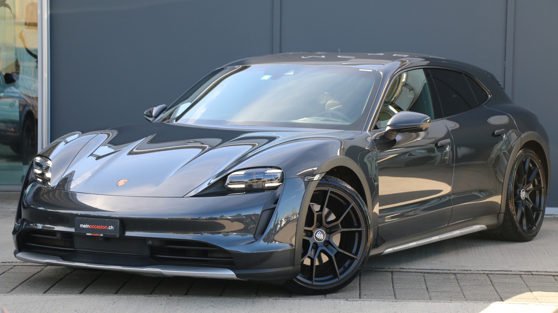 PORSCHE Taycan 4 Cross Turismo-image-0