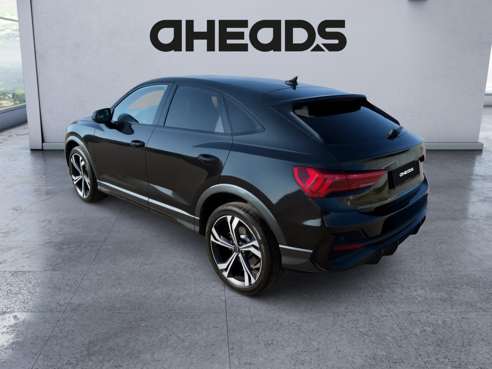 AUDI Q3 Sportback 45 TFSI S line quattro S-tronic-image-5