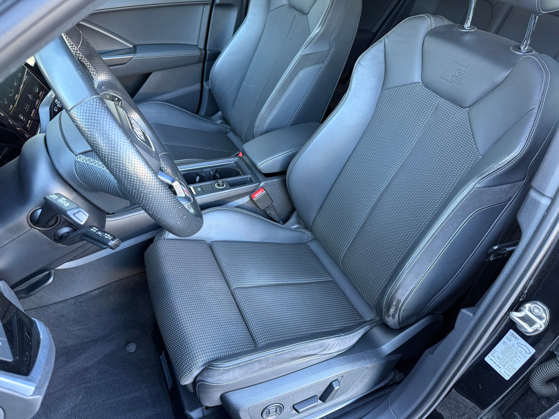 AUDI Q3 Sportback 45 TFSI S line quattro S-tronic-image-7