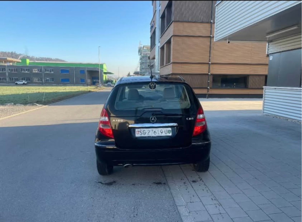 MERCEDES-BENZ A 180 CDI Elégance-image-3