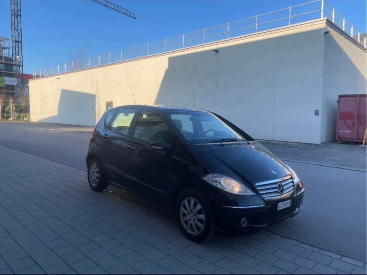 MERCEDES-BENZ A 180 CDI Elégance-image-1