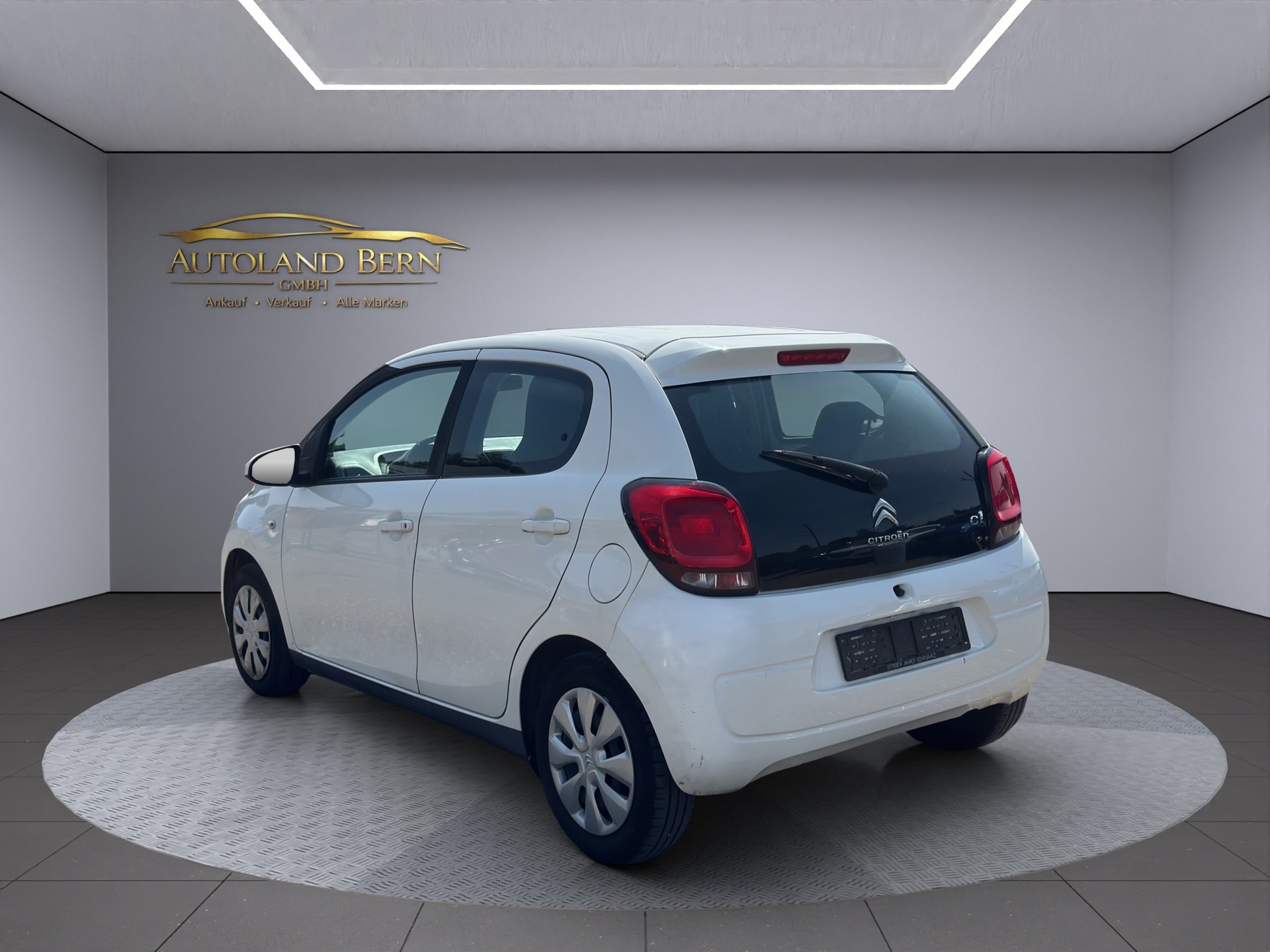 CITROEN C1 1.0 VTi ETG5 Shine Edition-image-5