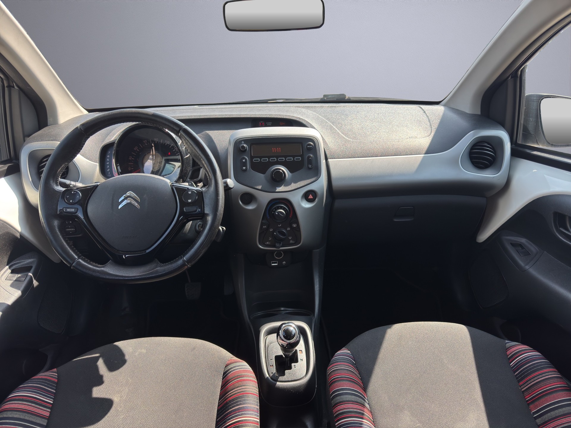 CITROEN C1 1.0 VTi ETG5 Shine Edition-image-8