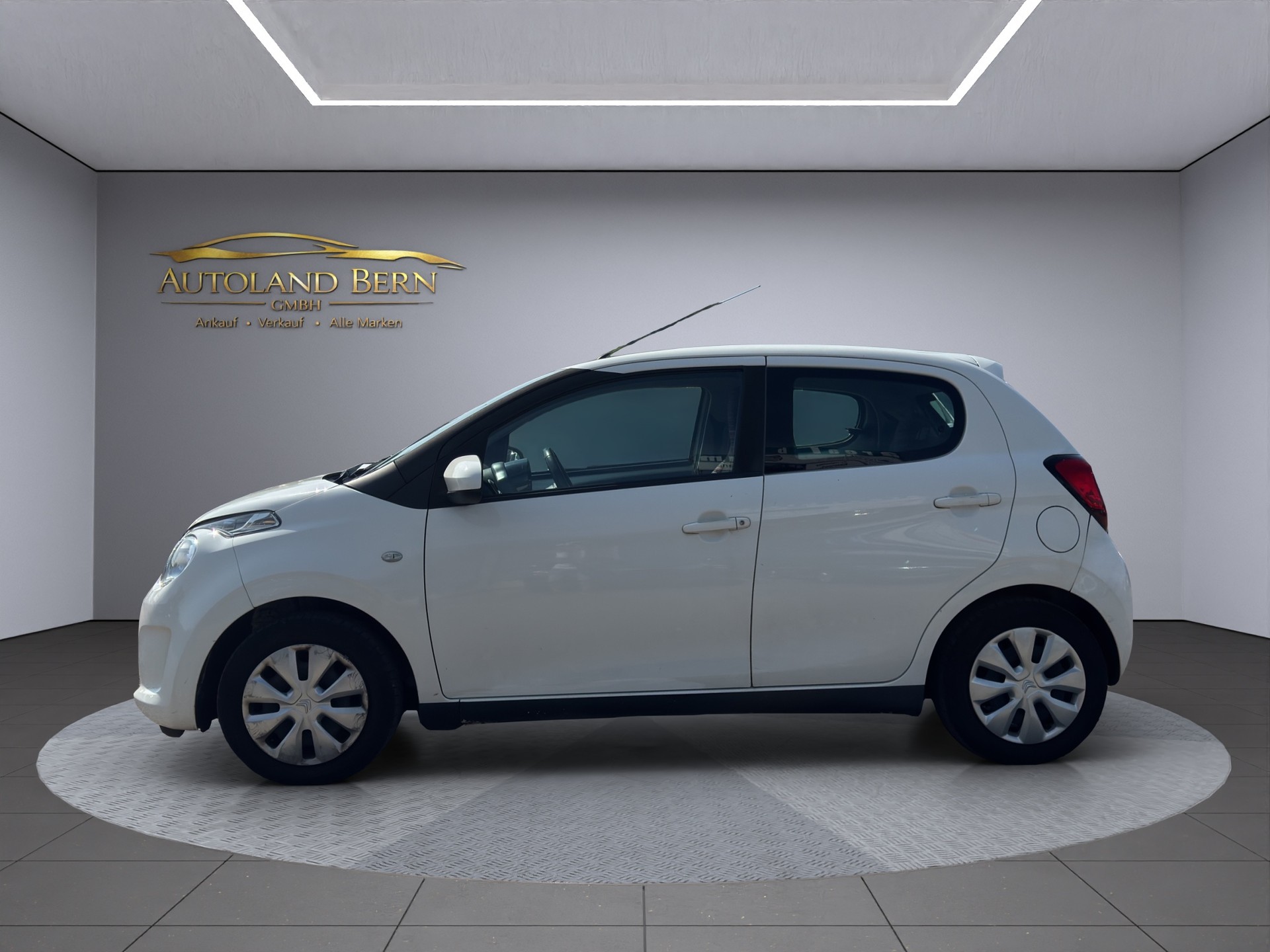 CITROEN C1 1.0 VTi ETG5 Shine Edition-image-3