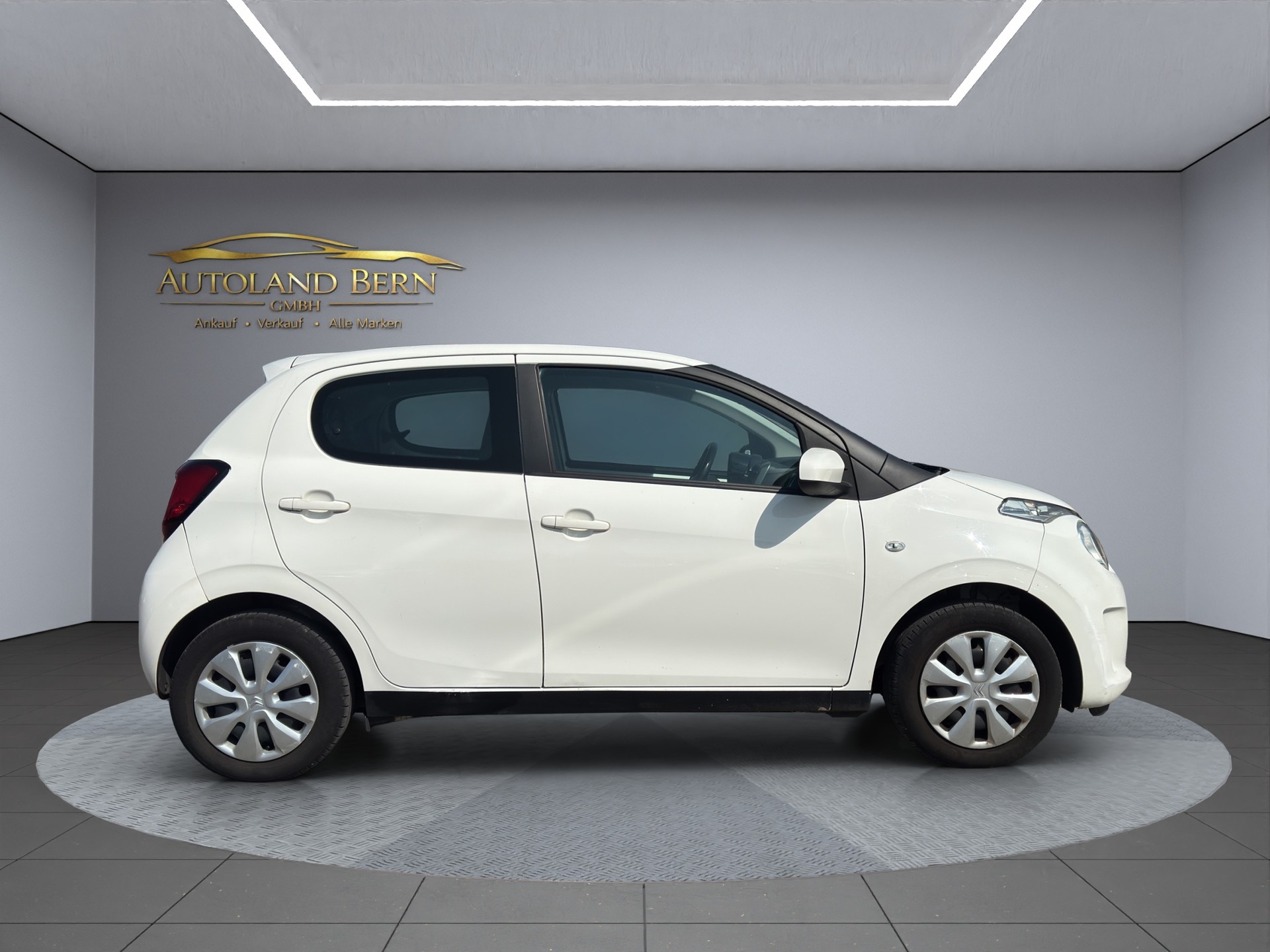 CITROEN C1 1.0 VTi ETG5 Shine Edition-image-4
