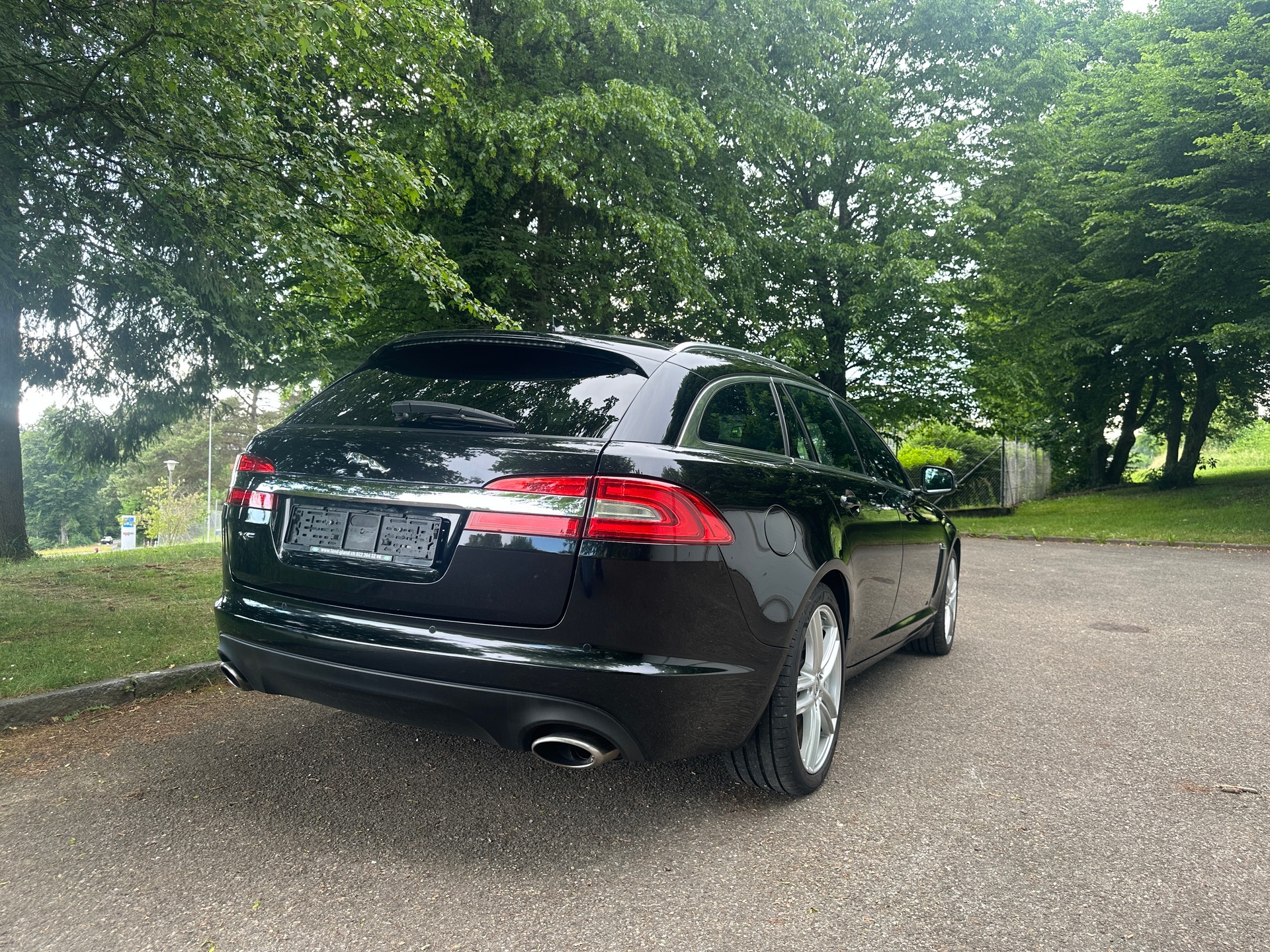 JAGUAR XF Sportbrake 3.0d V6 Premium Luxury-image-2