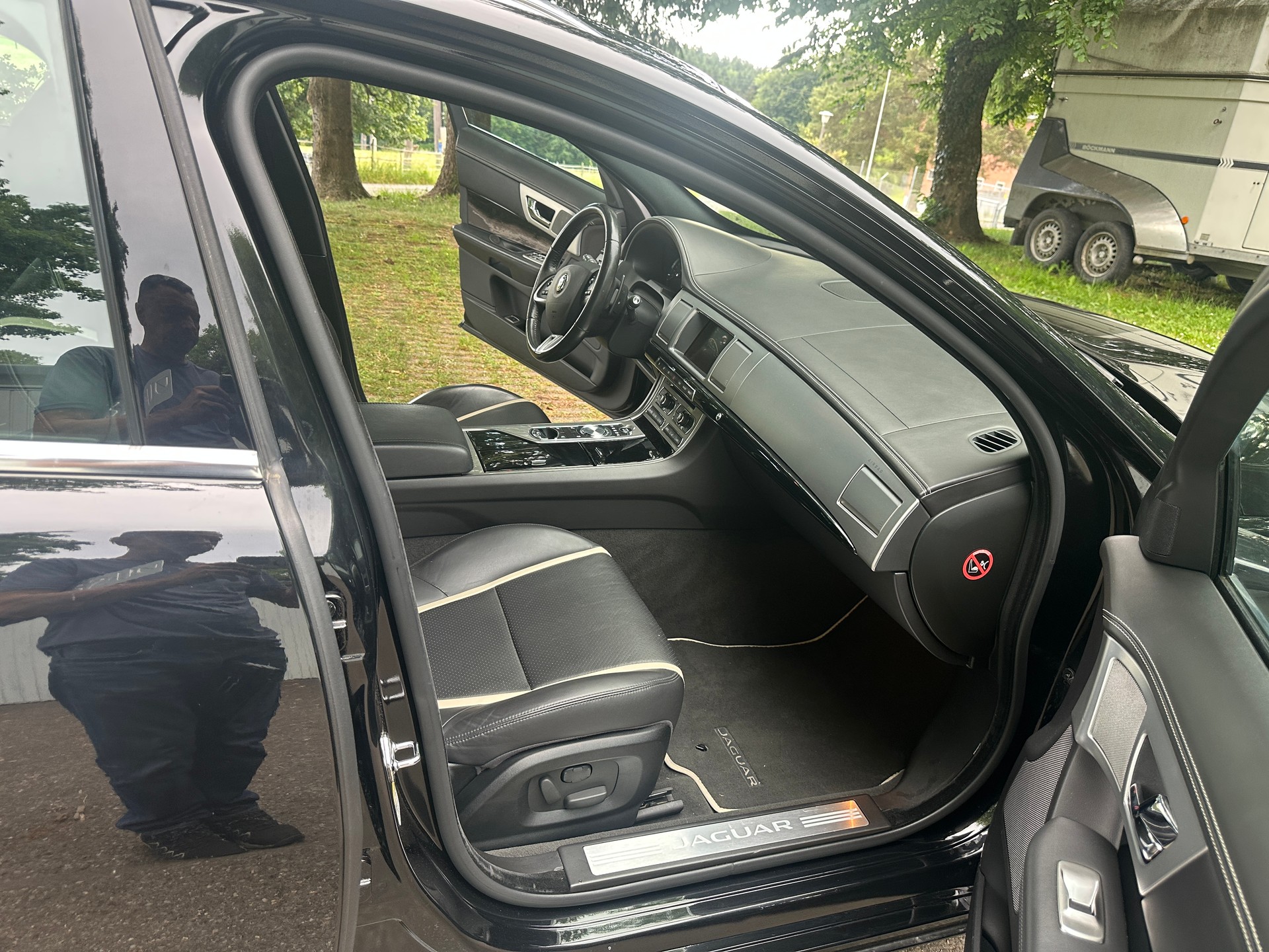 JAGUAR XF Sportbrake 3.0d V6 Premium Luxury-image-5