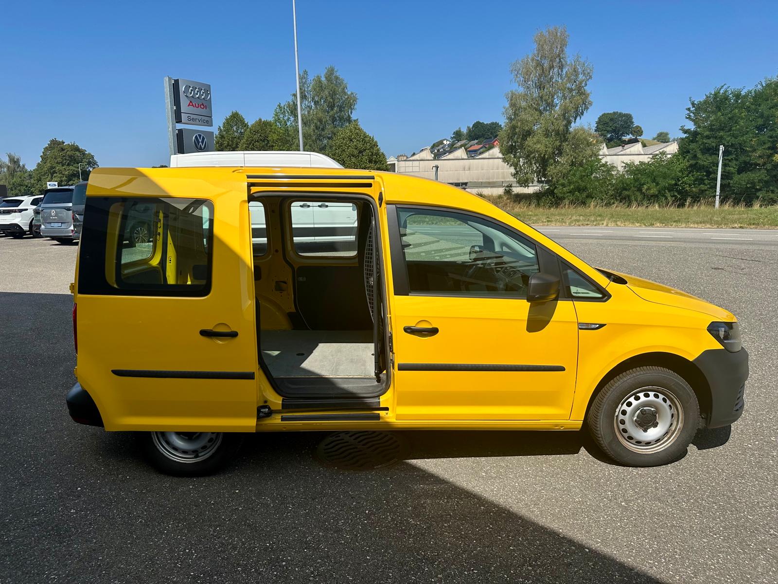 VW Caddy 1.0 TSI BlueMotion Technology-image-7