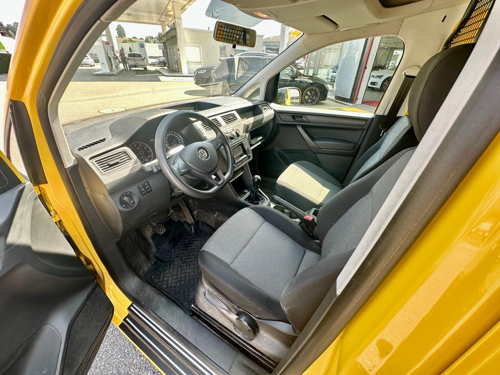 VW Caddy 1.0 TSI BlueMotion Technology-image-10