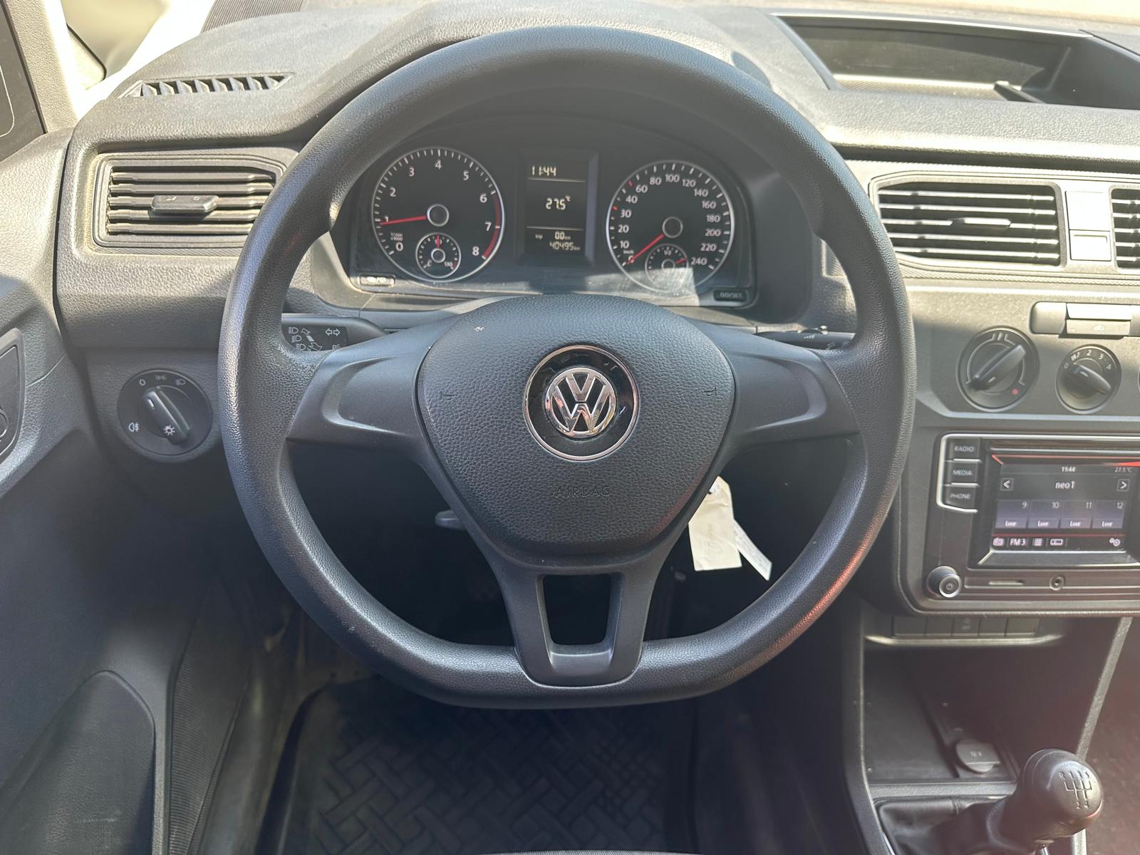 VW Caddy 1.0 TSI BlueMotion Technology-image-11