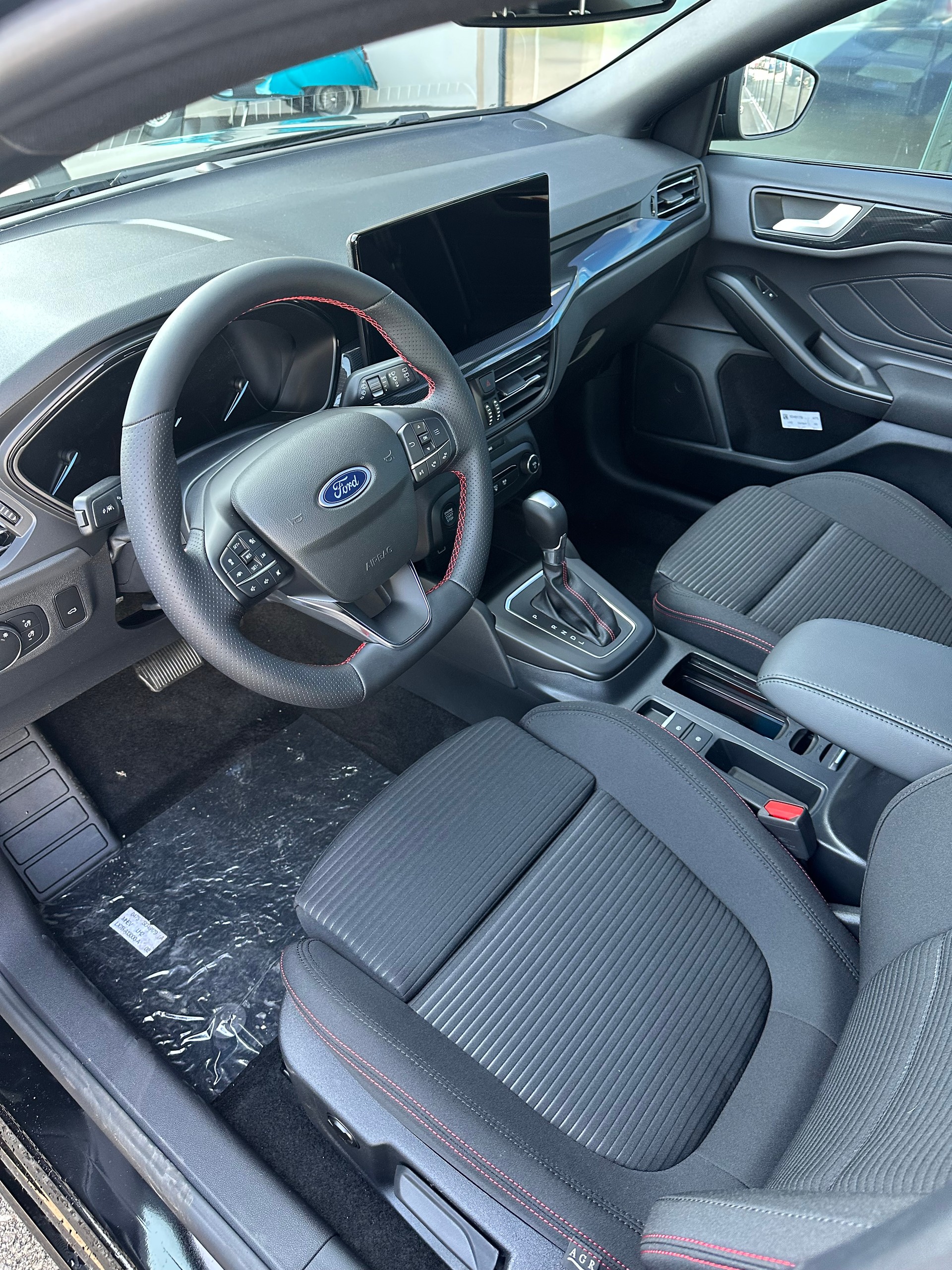 FORD Focus Station Wagon 1.0i EcoB ST-Line/155CV/Aut.-image-8