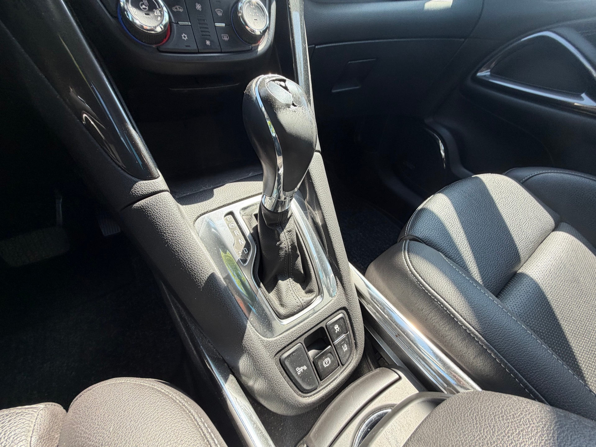 OPEL Zafira Tourer 2.0 CDTi Cosmo Automatic-image-14
